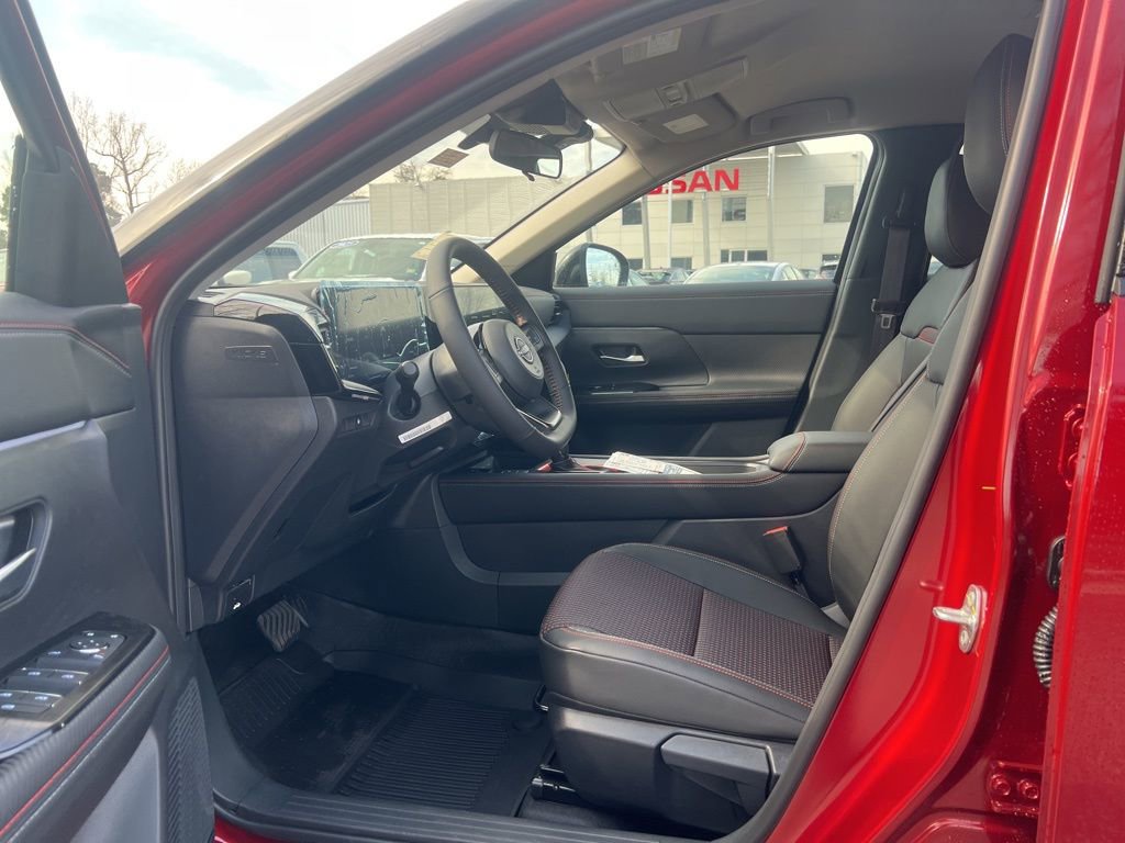 New 2025 Nissan Kicks SR image 19