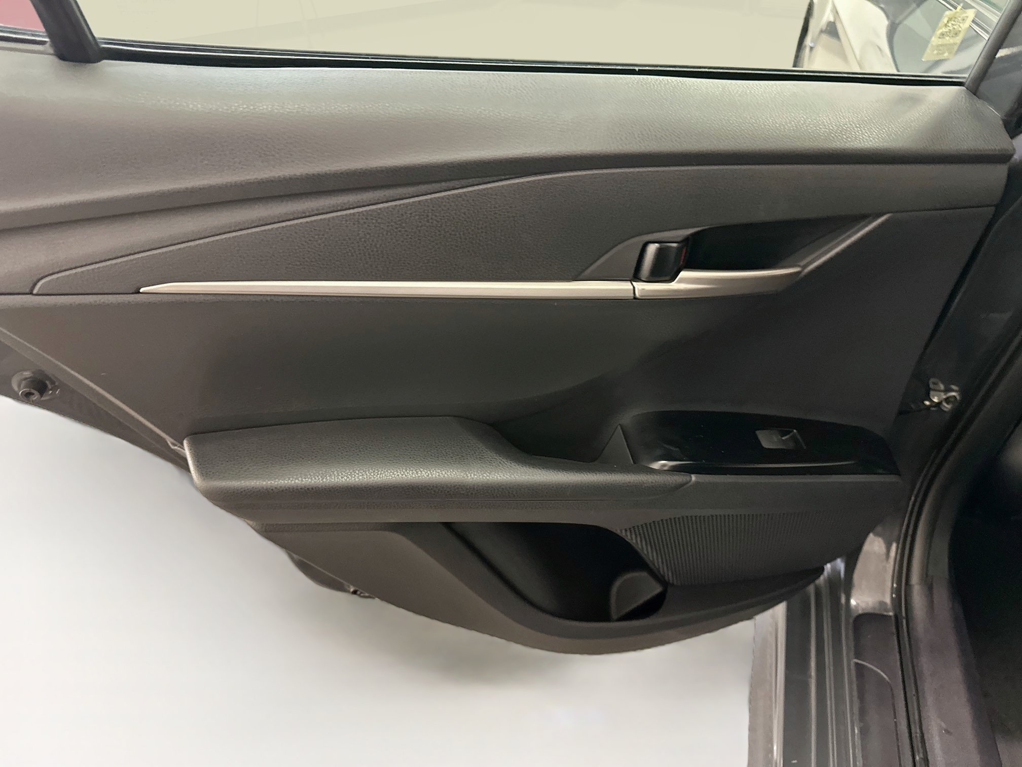 Used 2025 Toyota Camry SE FWD image 26