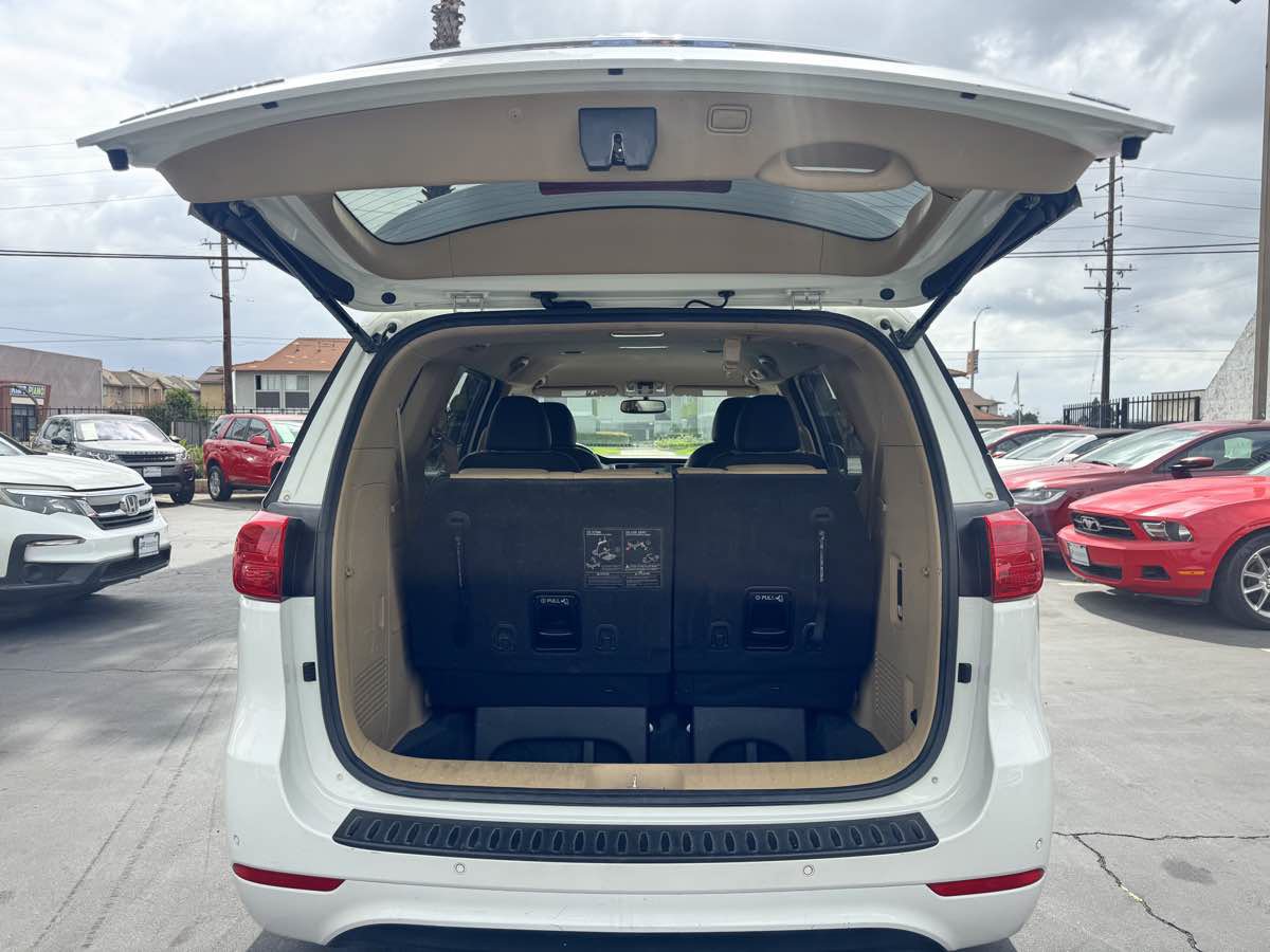 Used 2016 Kia Sedona SX FWD image 17