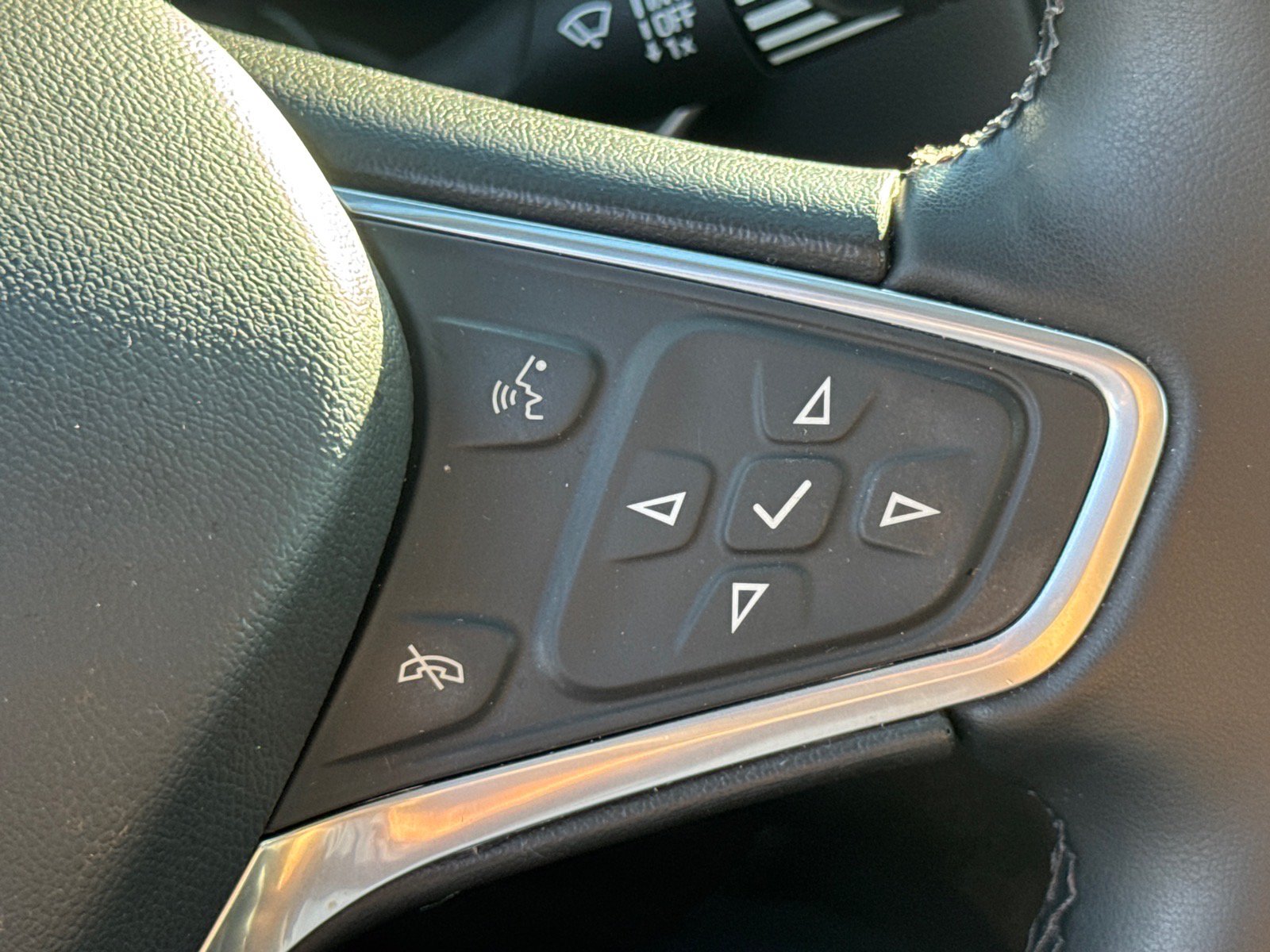 Used 2023 Chevrolet Equinox LT AWD/4WD image 19