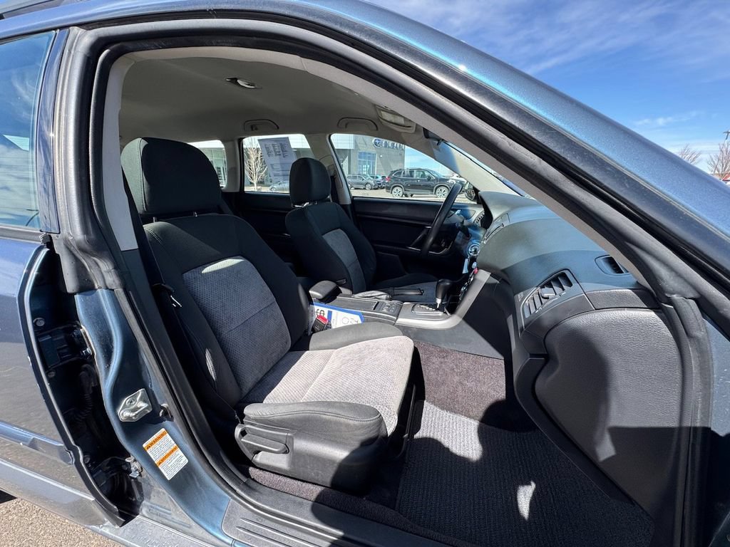Used 2005 Subaru Outback 2.5i AWD/4WD image 40