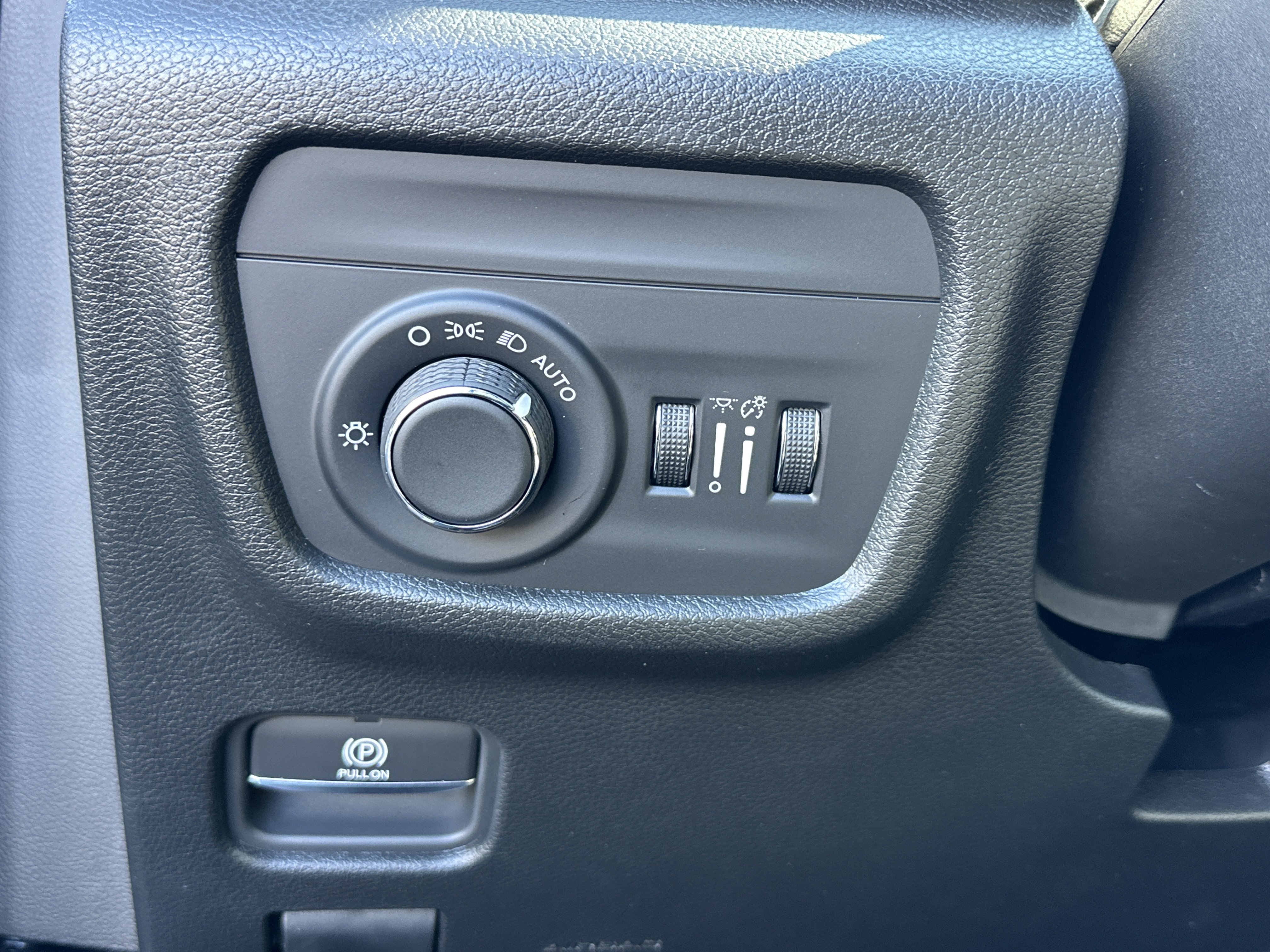 New 2025 Jeep Grand Cherokee Altitude image 10