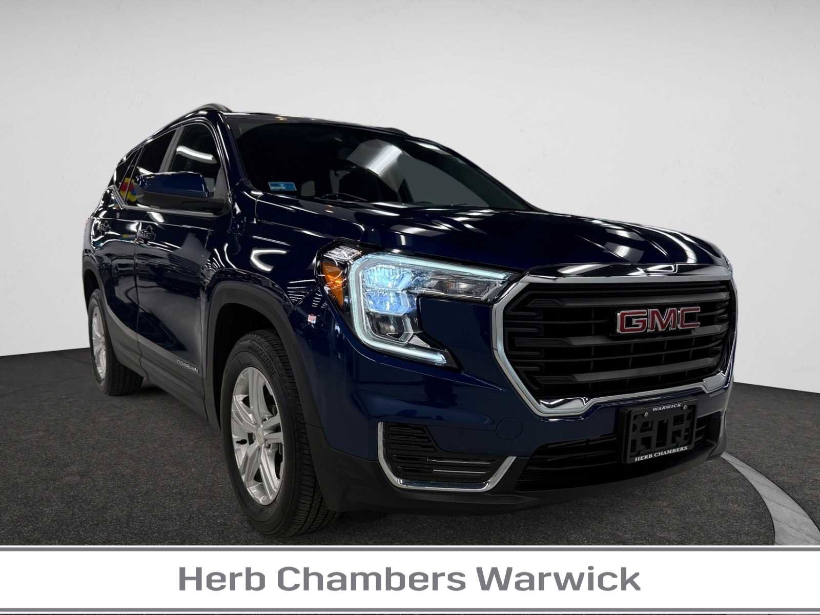 Used 2022 GMC Terrain SLE w/ Driver Convenience Package