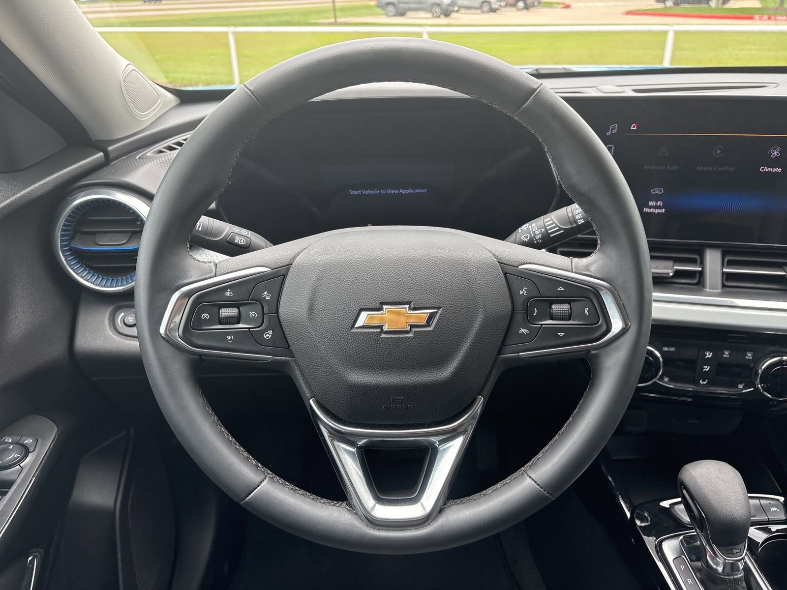 Certified 2025 Chevrolet Trax LT w/ Driver Confidence Package FWD image 23