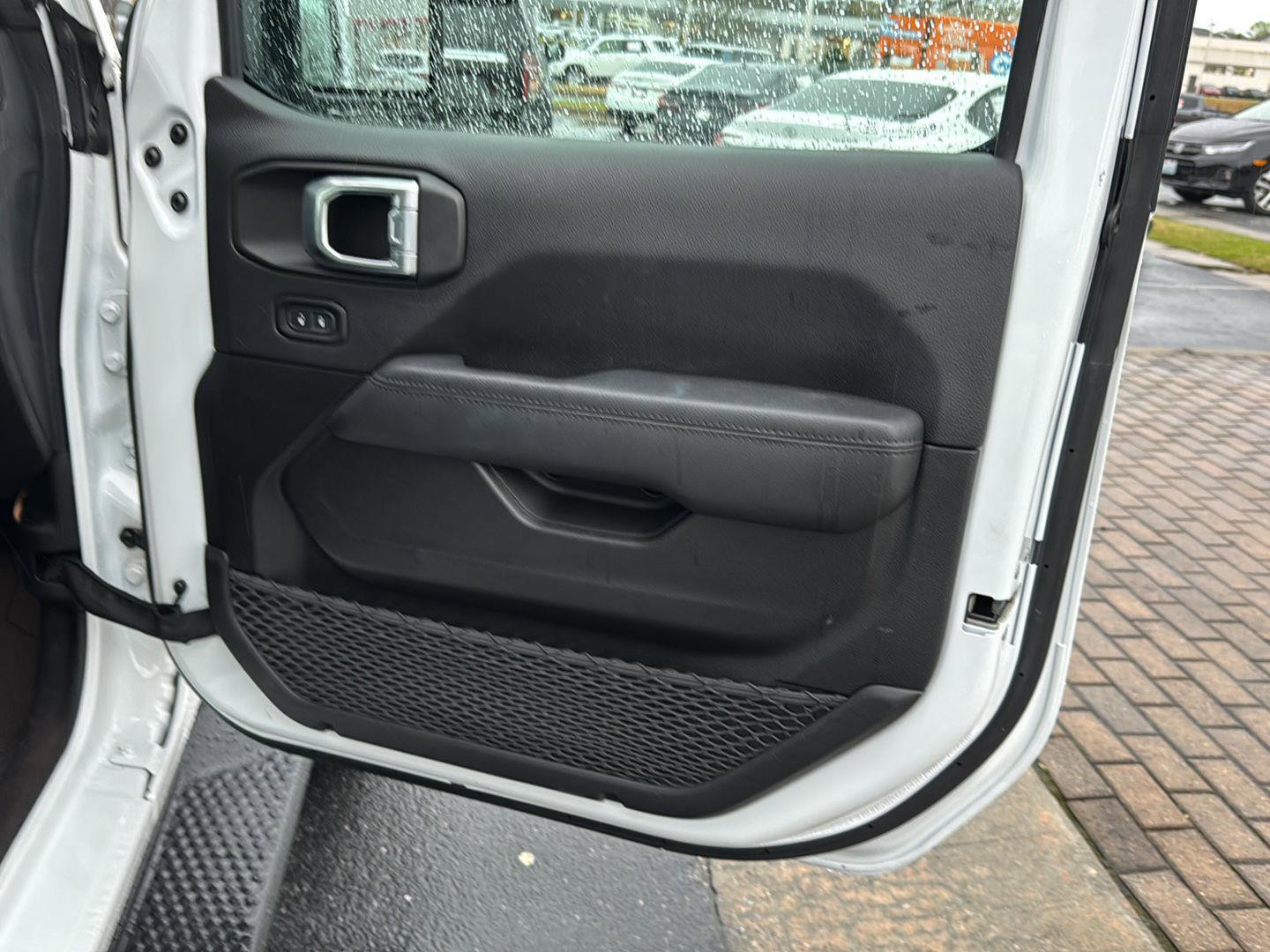 Used 2023 Jeep Wrangler Unlimited Sahara image 12