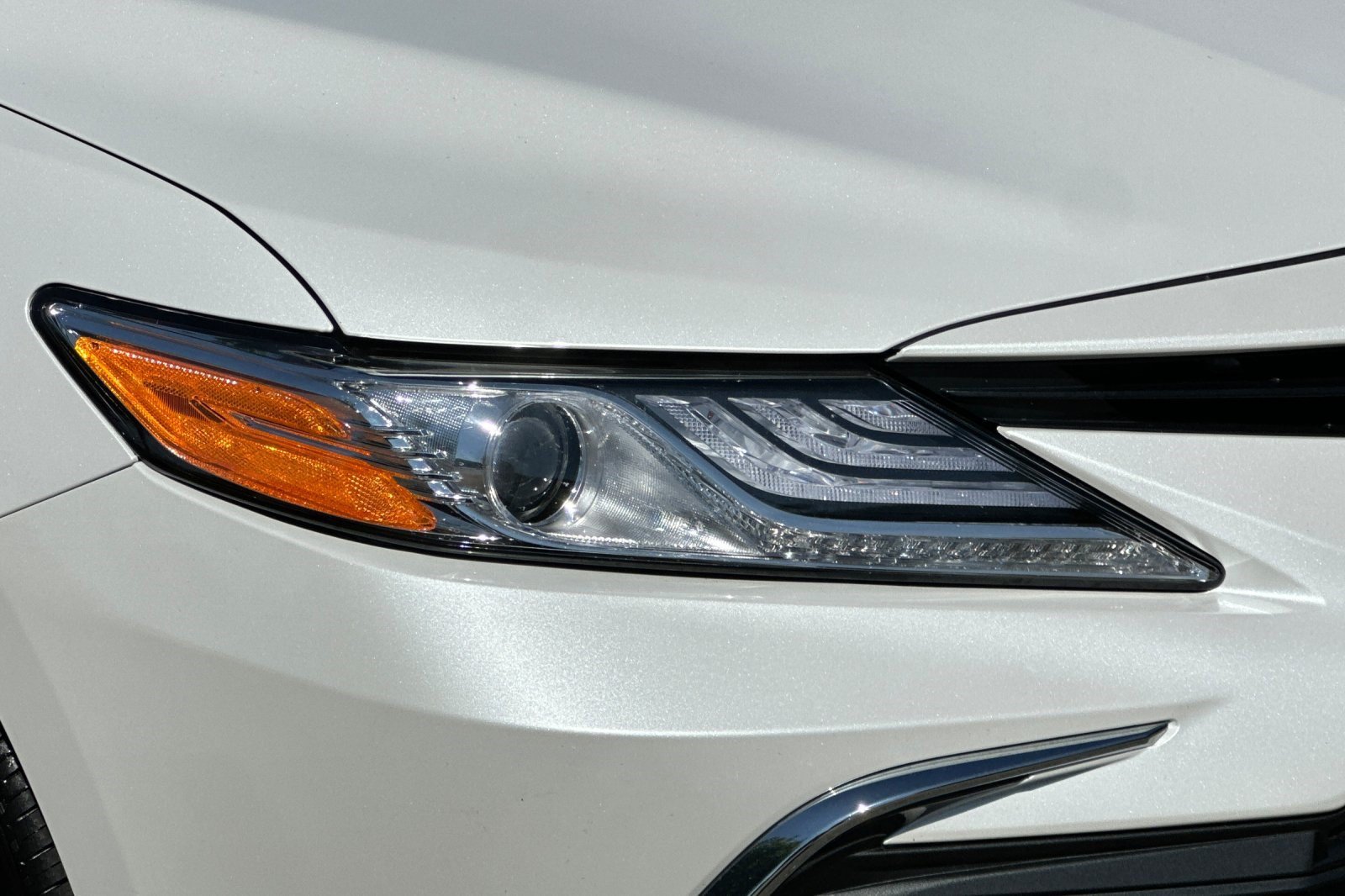 Used 2023 Toyota Camry XLE w/ Navigation Package FWD image 12