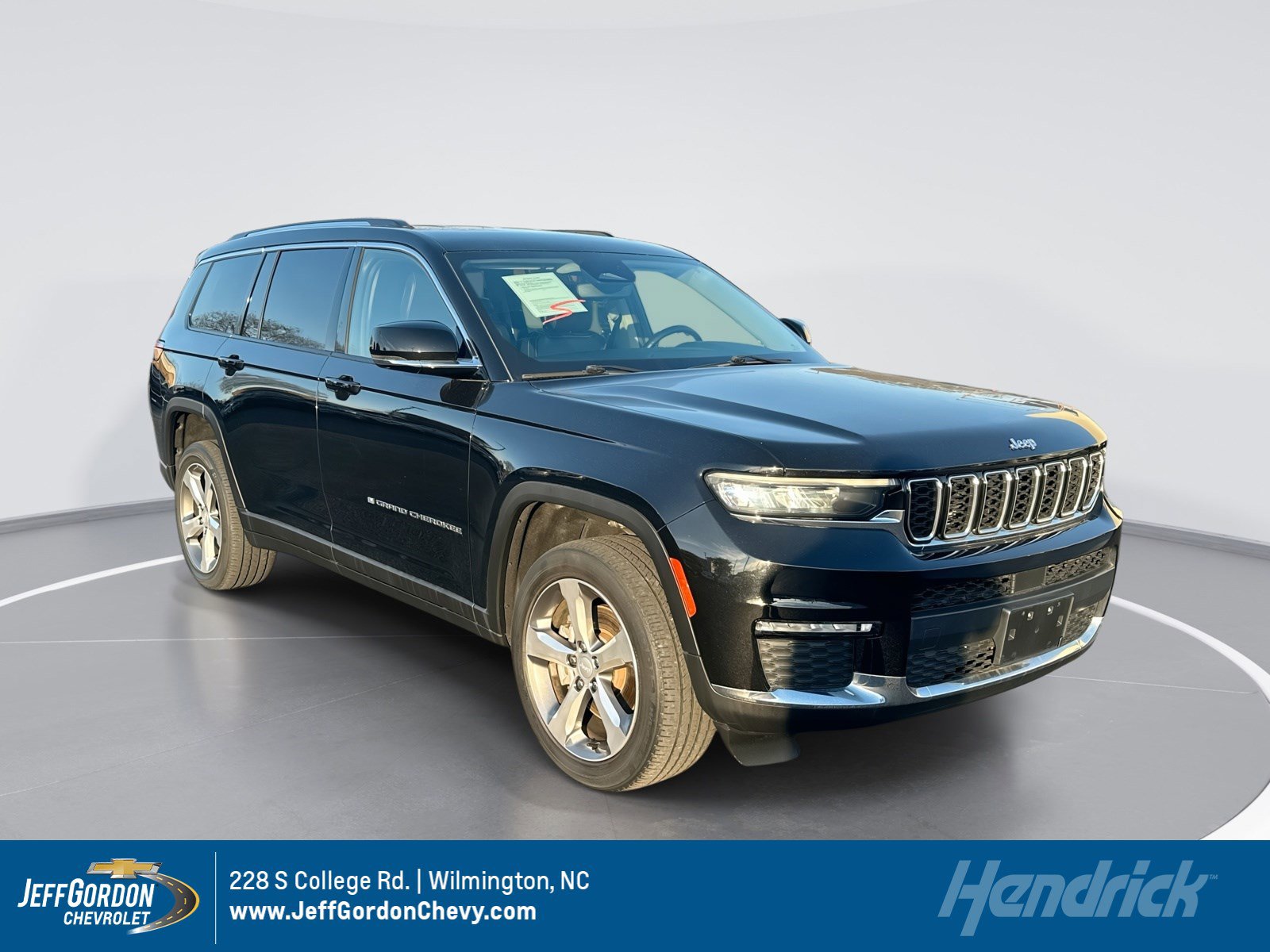 Used 2021 Jeep Grand Cherokee L Limited image 1