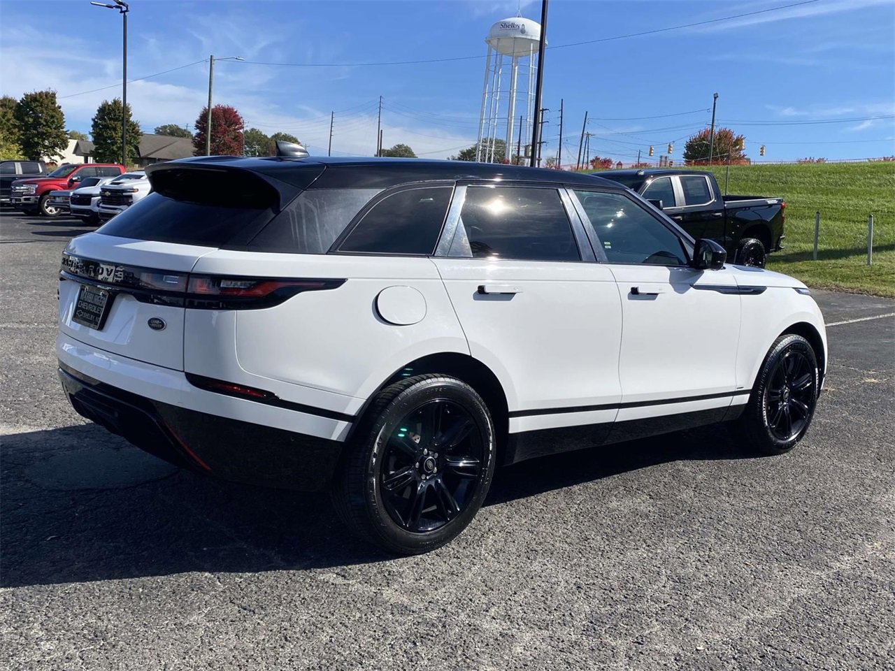 Used 2021 Land Rover Range Rover Velar R-Dynamic S image 7