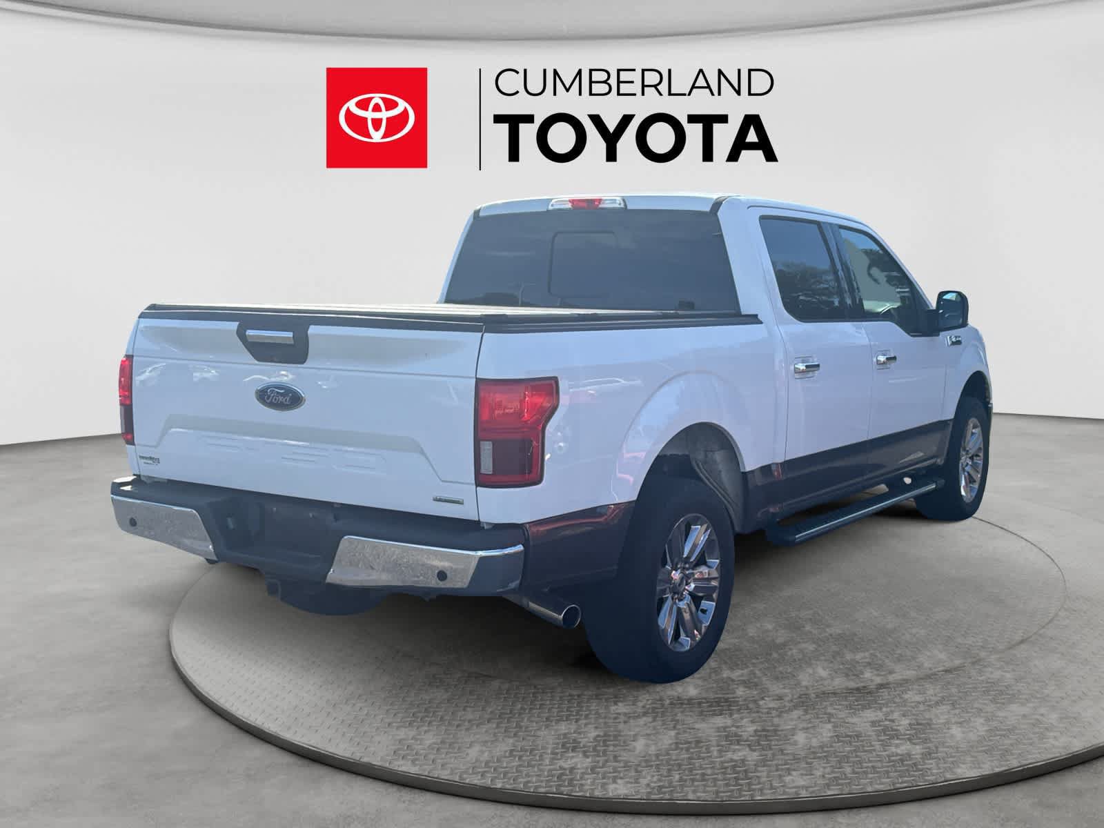 Used 2018 Ford F150 XLT w/ Equipment Group 302A Luxury AWD/4WD image 4