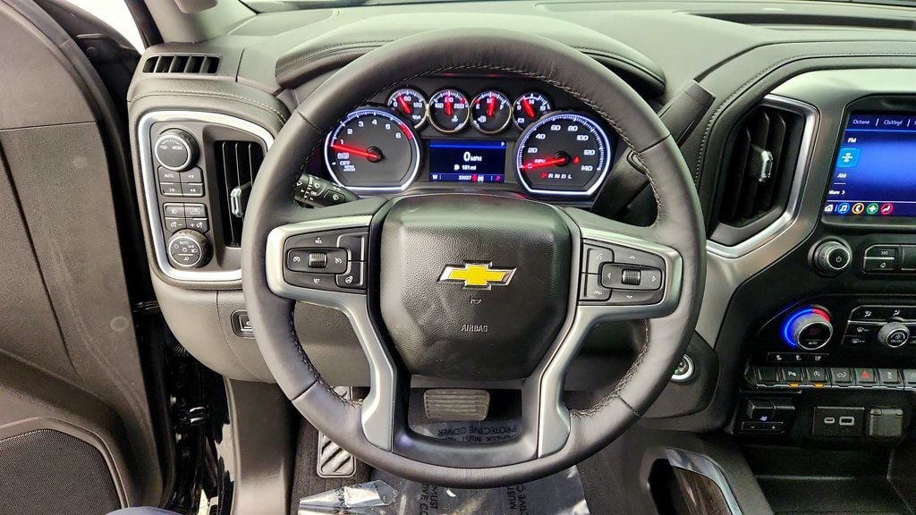 Used 2022 Chevrolet Silverado 1500 LTZ AWD/4WD image 13