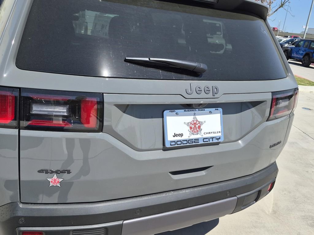 New 2026 Jeep Cherokee Laredo image 5