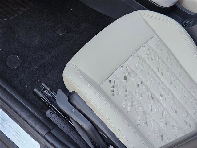 New 2026 MINI Cooper 4-Door Hardtop image 4