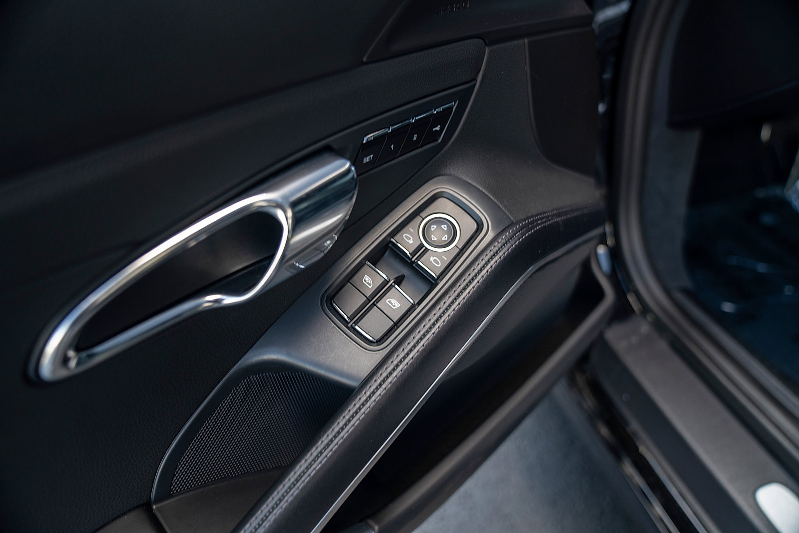 Certified 2016 Porsche 911 Carrera RWD image 18