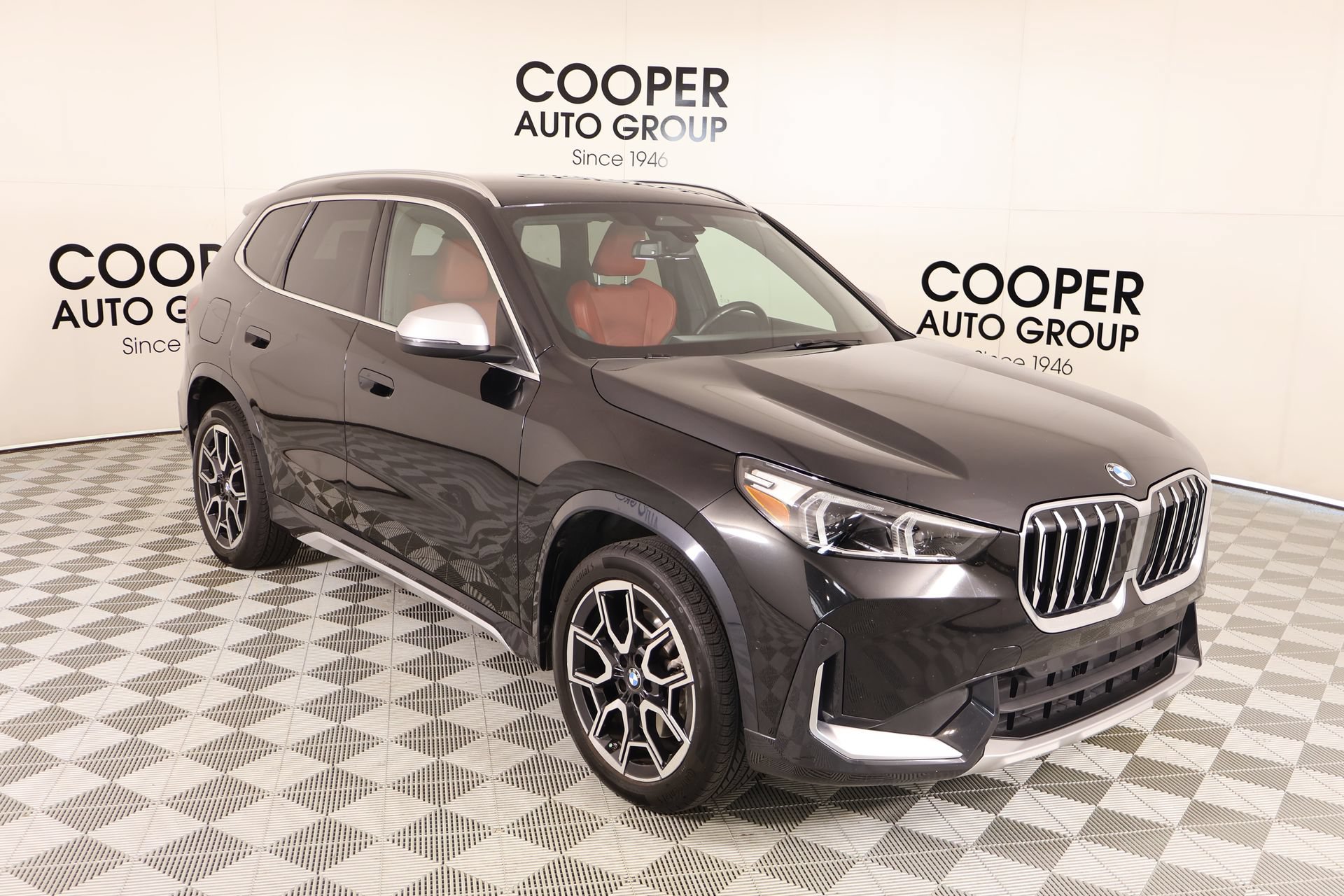 Used 2023 BMW X1 xDrive28i w/ Convenience Package AWD/4WD image 1