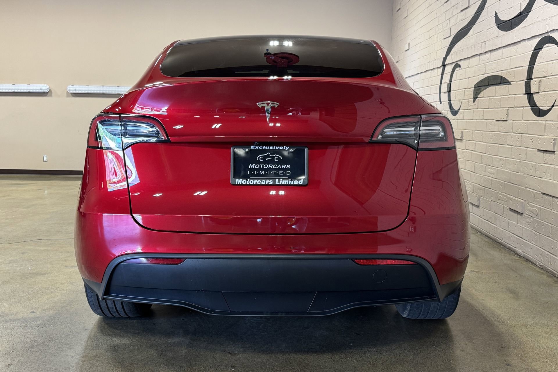 Used 2024 Tesla Model Y Long Range AWD/4WD image 4