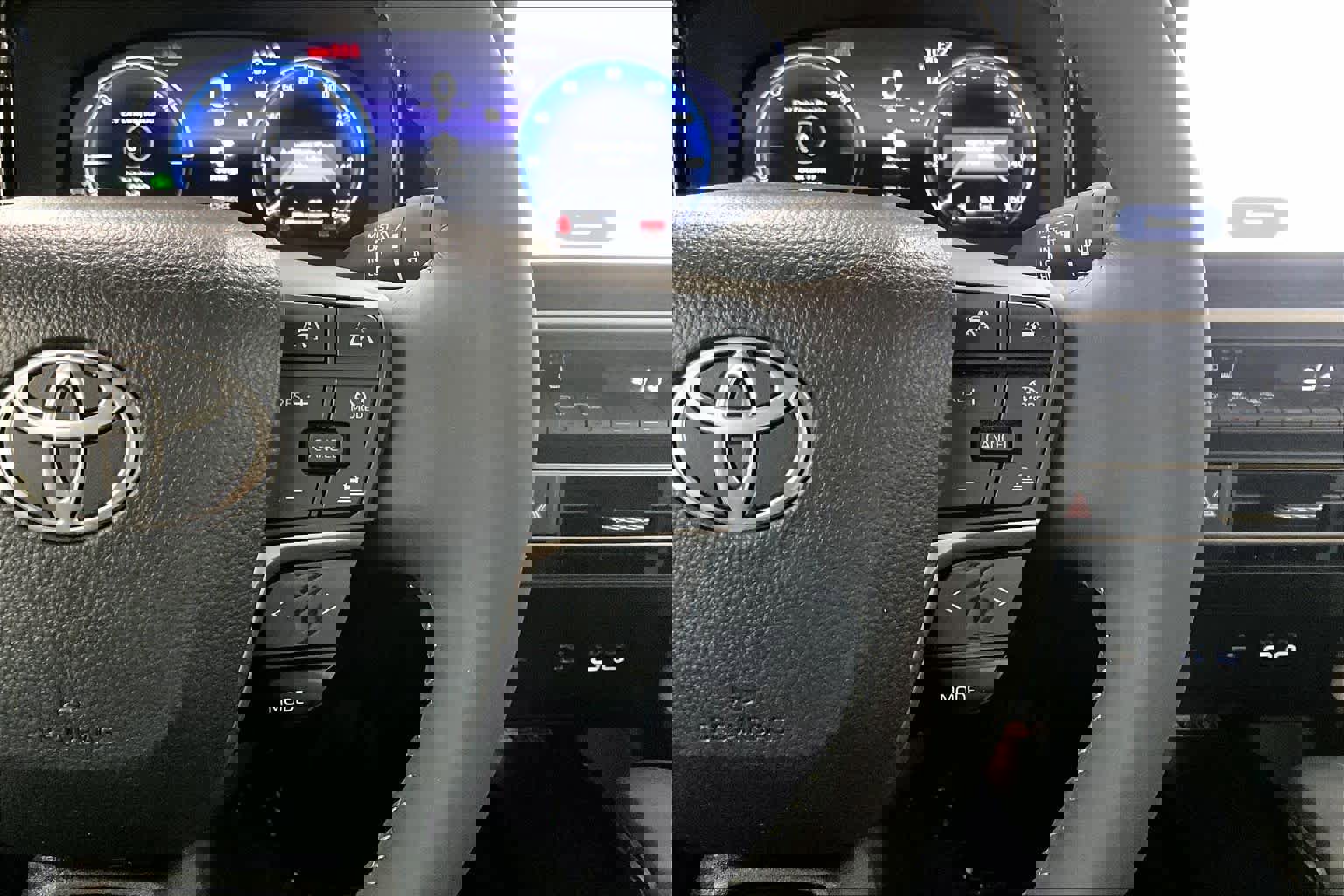 Used 2026 Toyota Camry XLE image 25