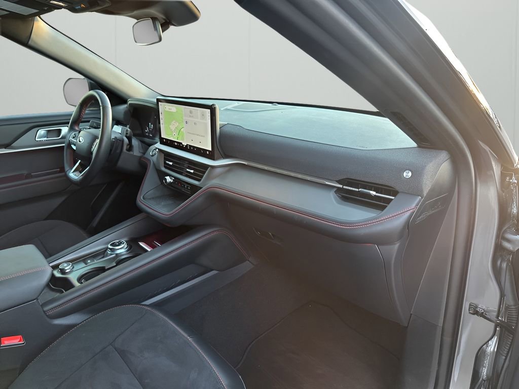 Used 2025 Ford Explorer ST image 14