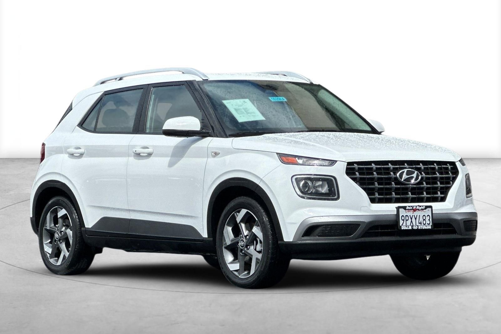 Used 2025 Hyundai Venue SEL FWD image 8
