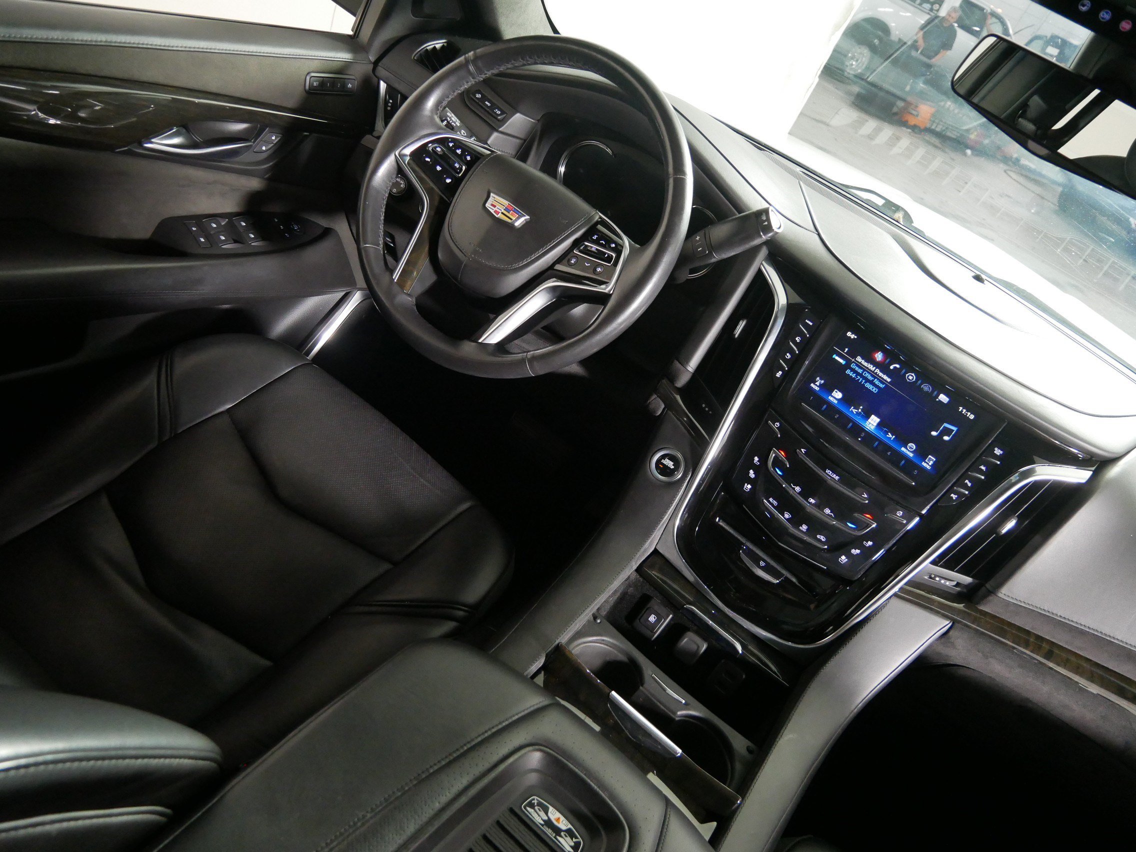 Certified 2018 Cadillac Escalade Platinum AWD/4WD image 9