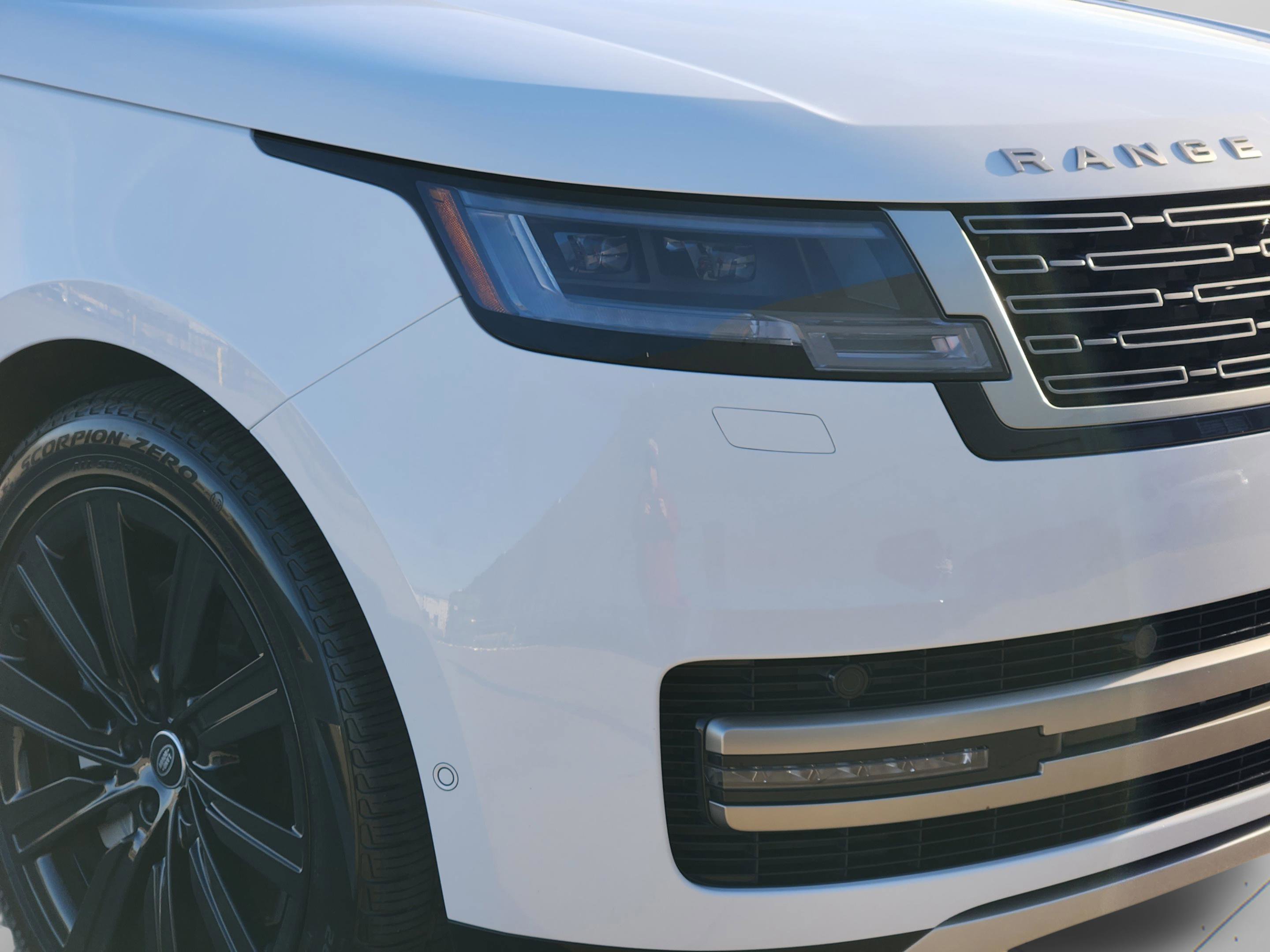 Certified 2023 Land Rover Range Rover Long Wheelbase SE image 8