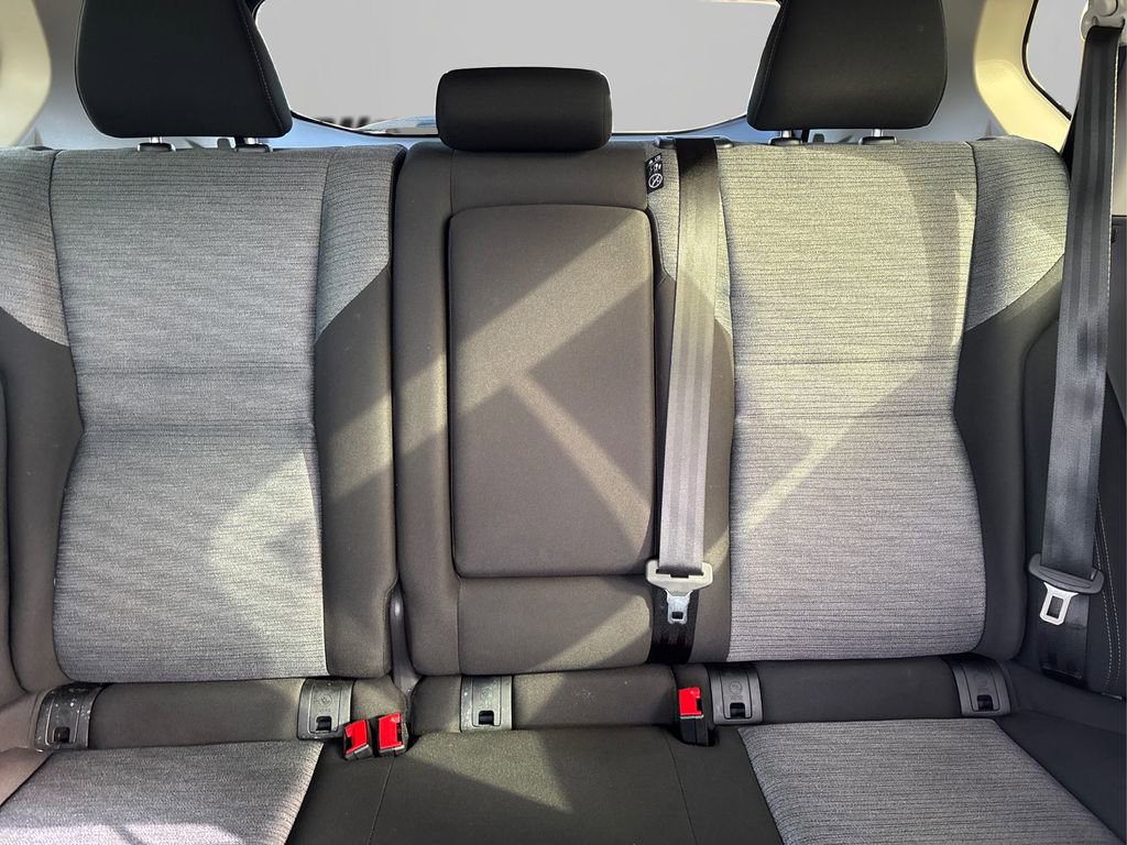 Used 2023 Nissan Rogue SV image 18