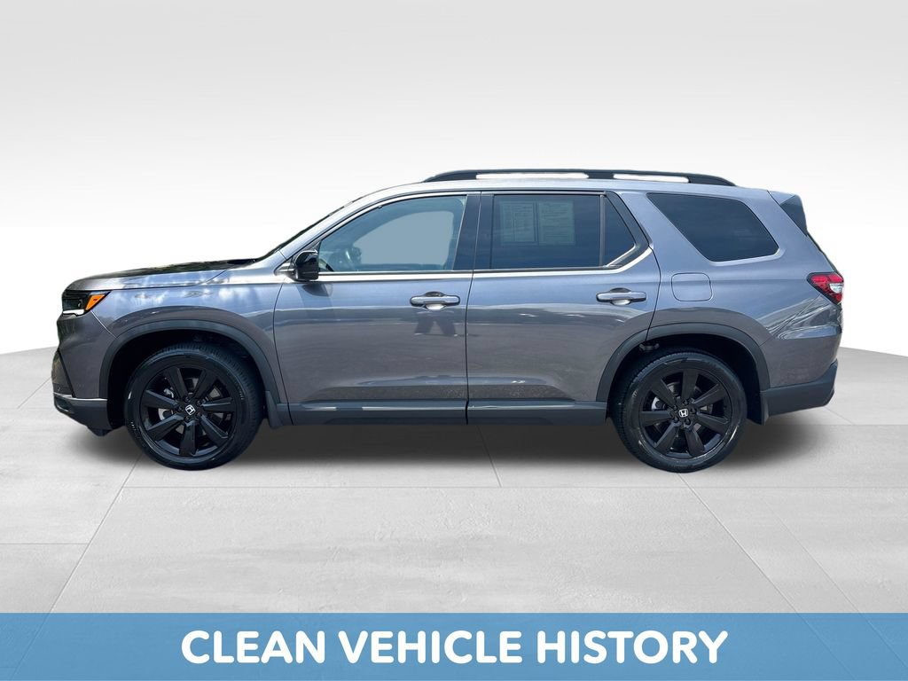 Used 2025 Honda Pilot Black Edition image 3
