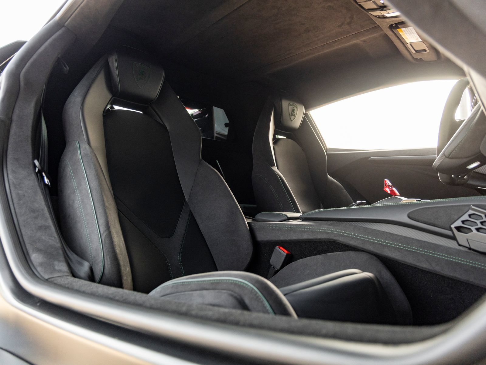 Used 2025 Lamborghini Revuelto AWD/4WD image 41