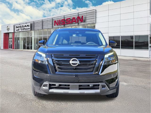 New 2025 Nissan Pathfinder SL w/ Black Appearance Package image 2