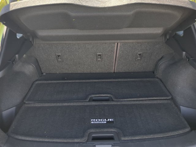 Used 2020 Nissan Rogue Sport SV w/ Technology Package FWD image 6