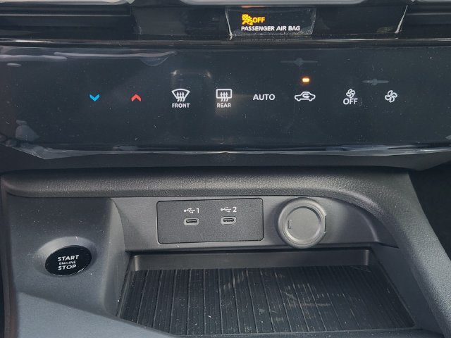New 2027 Nissan Sentra SV w/ Floor Mat Package FWD image 18