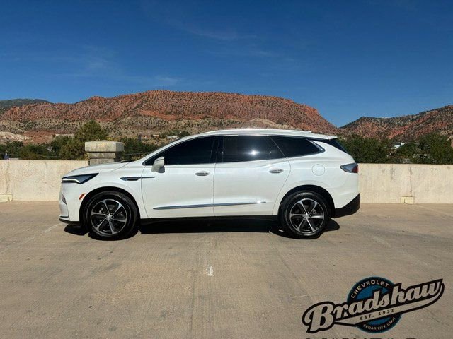 Used 2022 Buick Enclave Essence w/ Experience Buick Package image 4