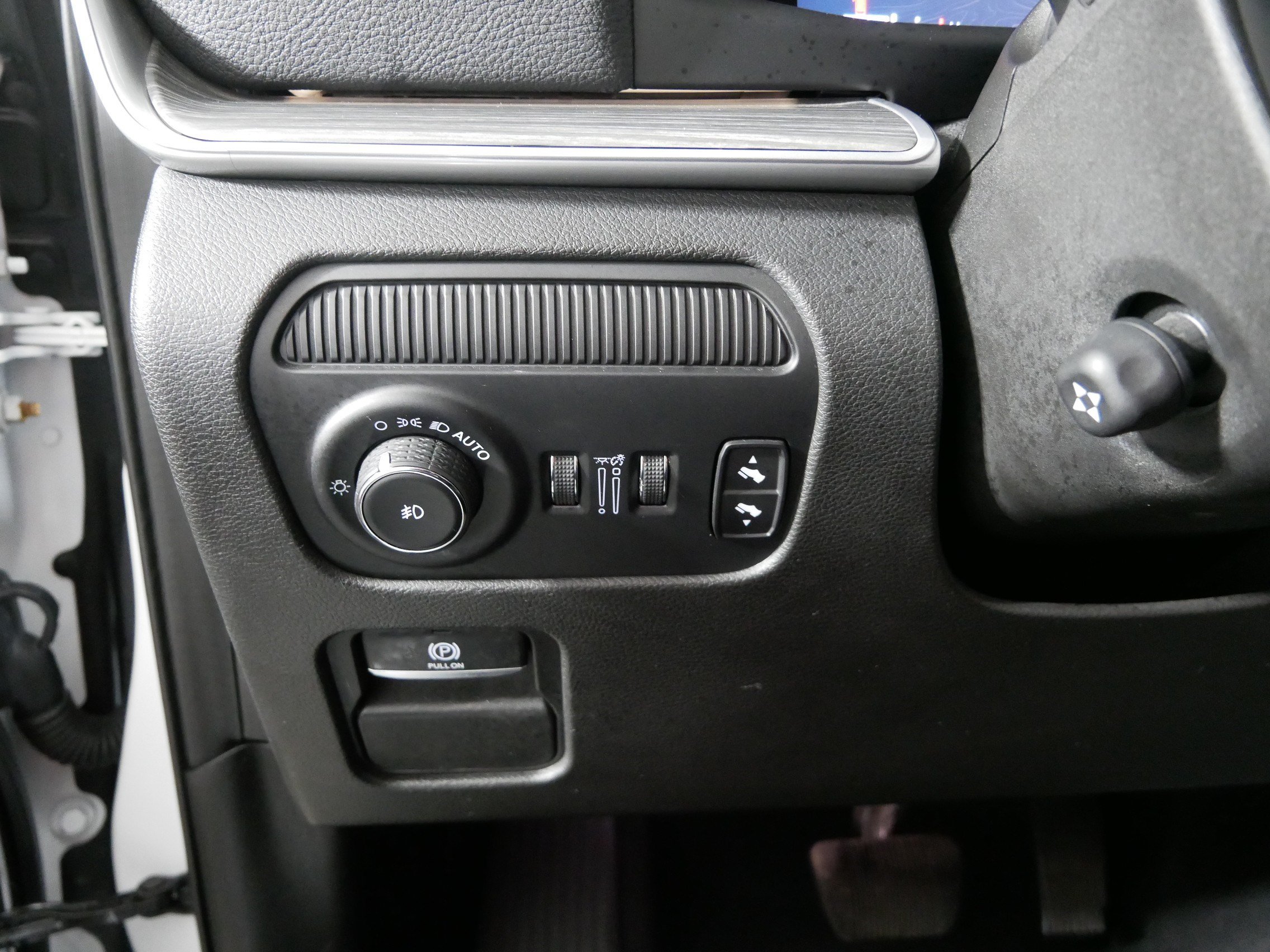 Used 2023 Jeep Wagoneer L Series II AWD/4WD image 26