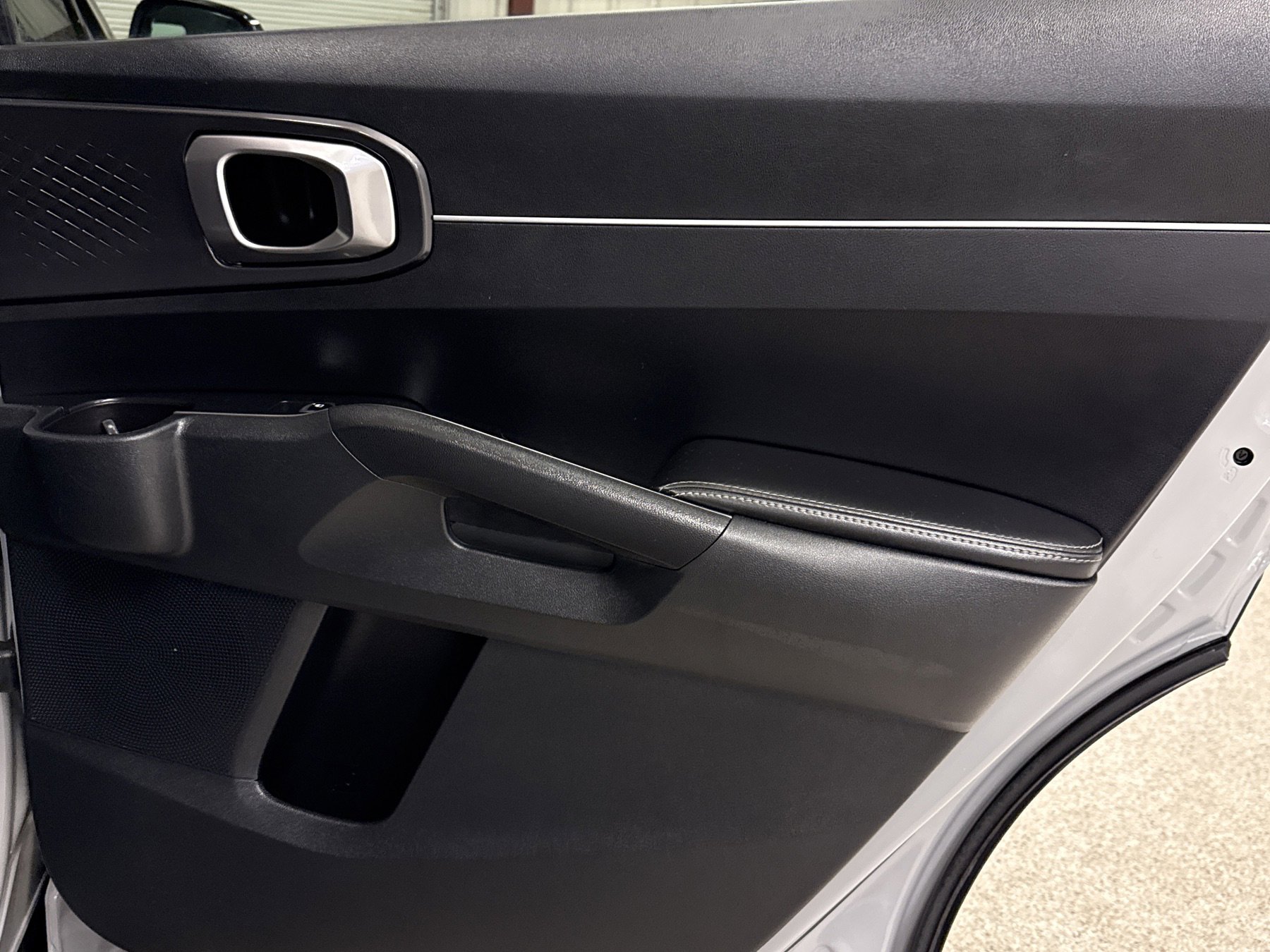 Used 2024 Kia Sorento S w/ Panoramic Sunroof Package image 30