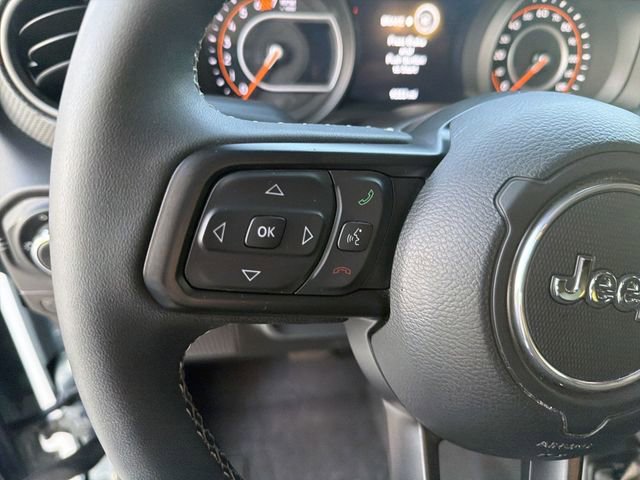 Used 2025 Jeep Wrangler Unlimited Rubicon w/ XTREMEE 35" Tire Package AWD/4WD image 17