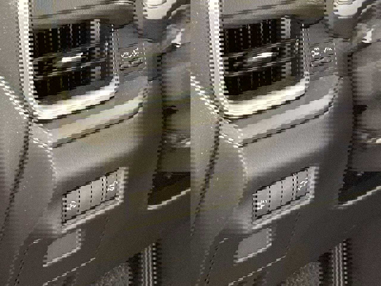 Used 2024 Toyota Grand Highlander XLE AWD/4WD image 12