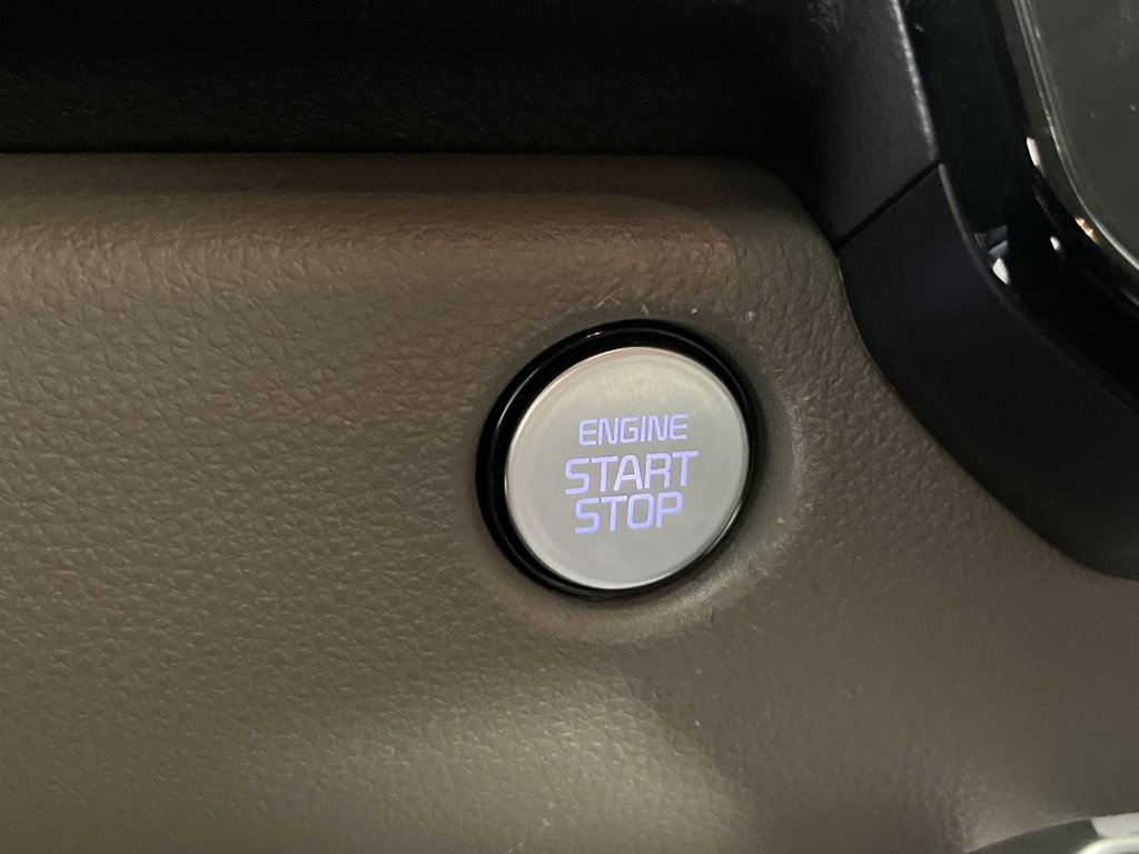 Used 2025 Kia Carnival EX image 22