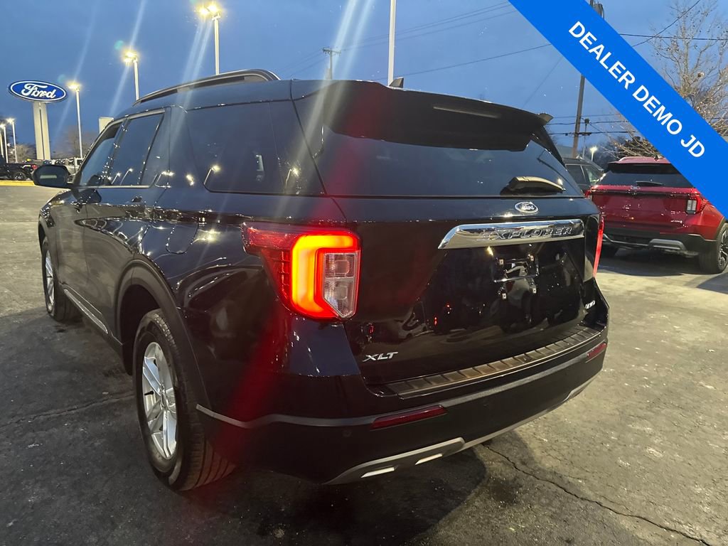 Used 2023 Ford Explorer XLT w/ Equipment Group 202A image 8