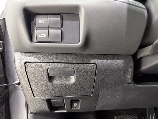 Used 2021 Toyota Highlander XLE AWD/4WD image 12