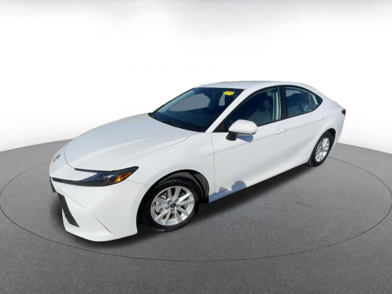 Used 2025 Toyota Camry LE image 8