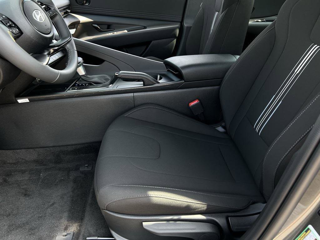 New 2025 Hyundai Elantra Sport w/ Cargo Package image 9