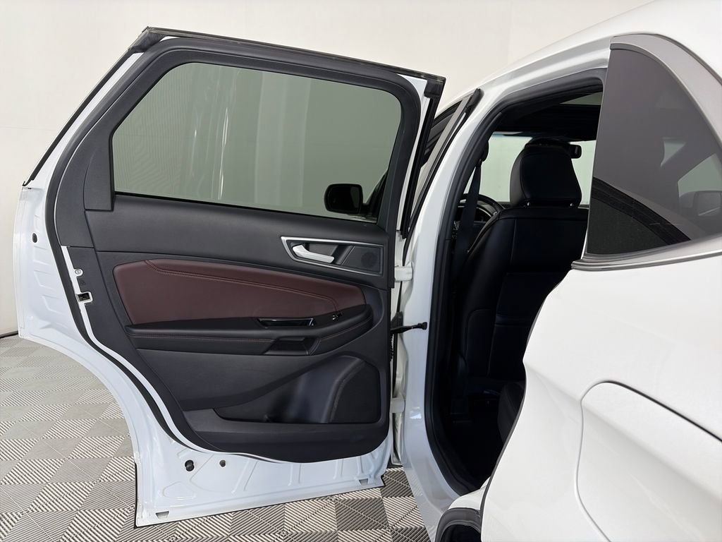 Used 2020 Ford Edge Titanium w/ Equipment Group 301A image 12