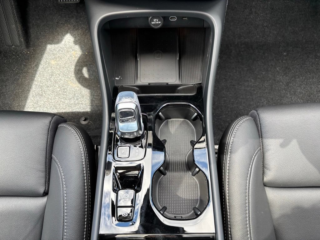New 2026 Volvo XC40 B5 Plus w/ Climate Package AWD/4WD image 13