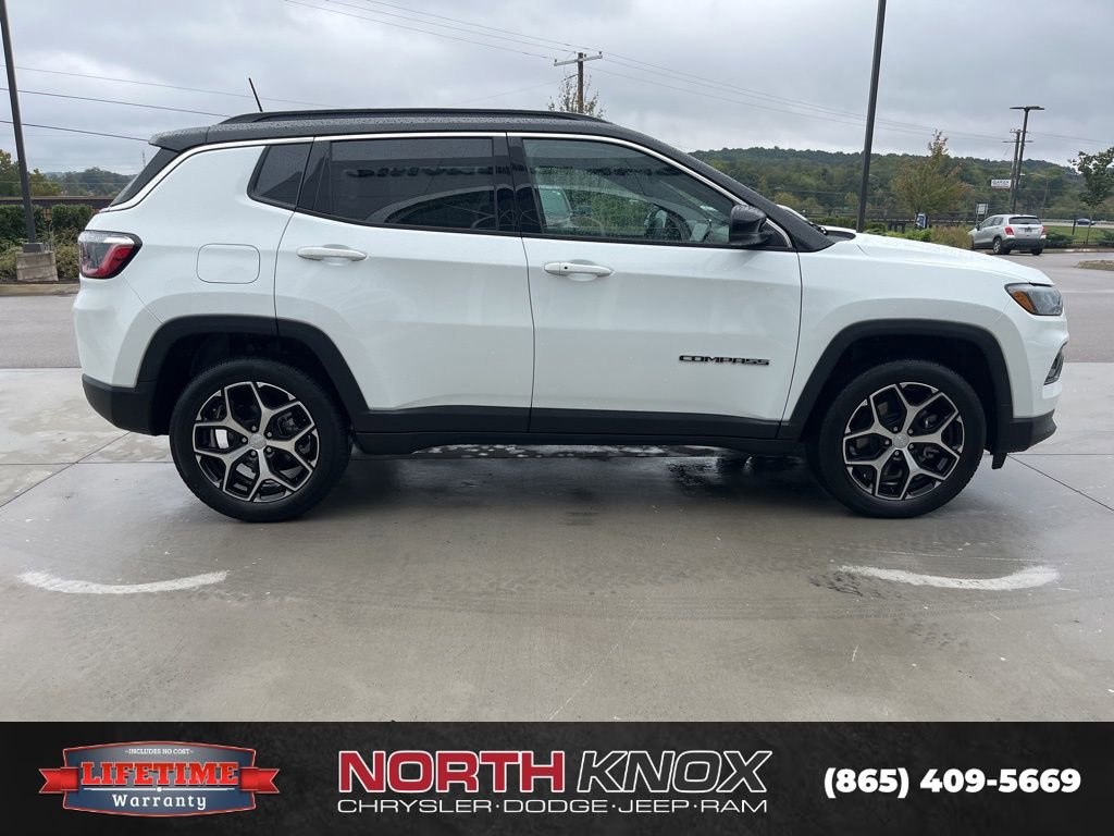 Used 2024 Jeep Compass Limited image 20