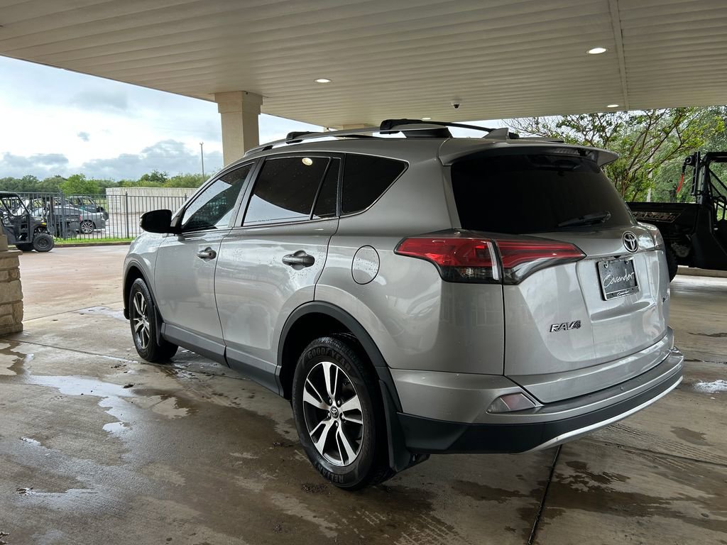 Used 2016 Toyota RAV4 XLE FWD image 6