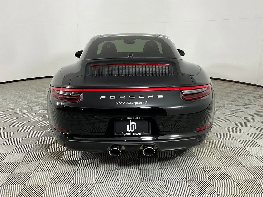 Used 2019 Porsche 911 Targa 4 AWD/4WD image 9