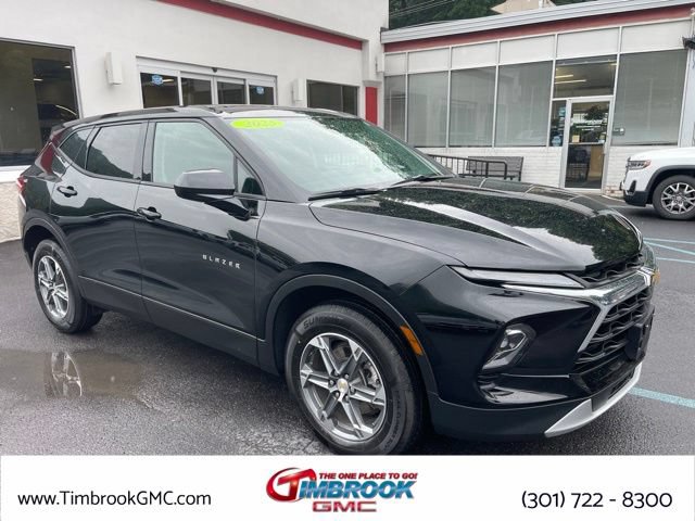 Used 2025 Chevrolet Blazer LT AWD/4WD image 1