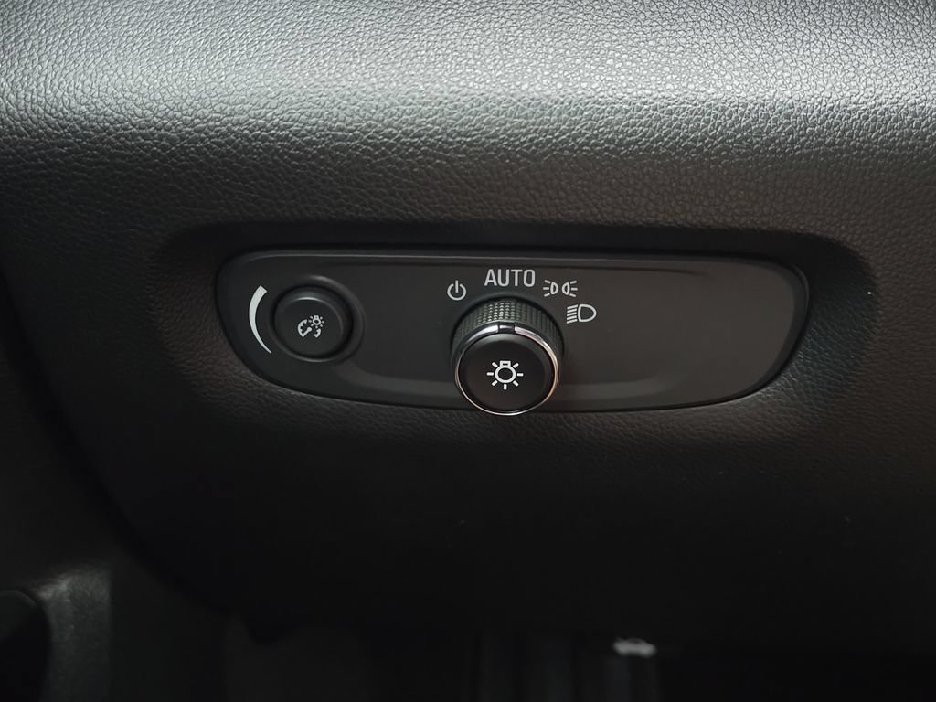 Used 2023 Chevrolet Traverse LT FWD image 22