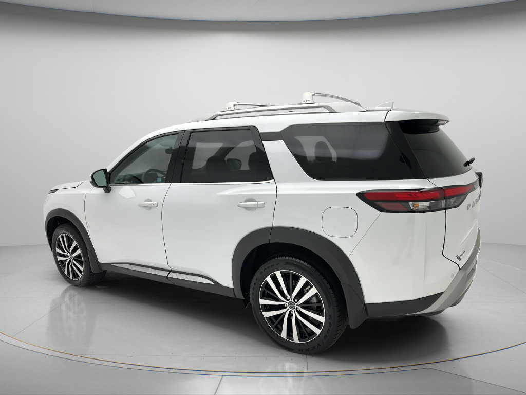 Used 2025 Nissan Pathfinder Platinum AWD/4WD image 4