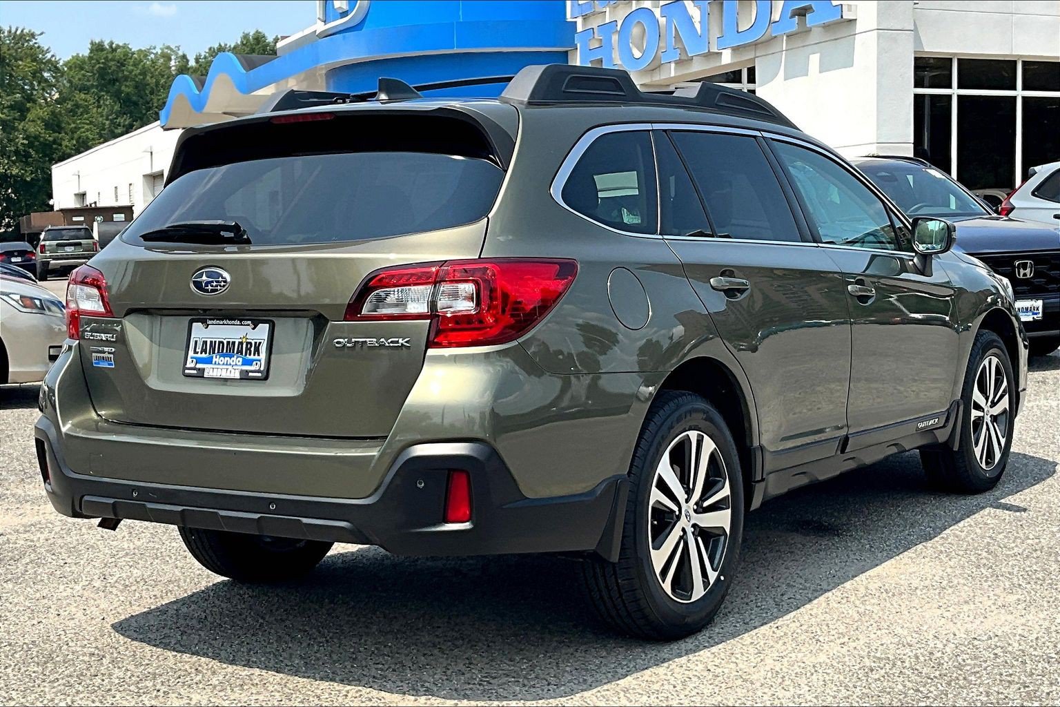 Used 2019 Subaru Outback 2.5i Limited w/ Popular Package #2 AWD/4WD image 2