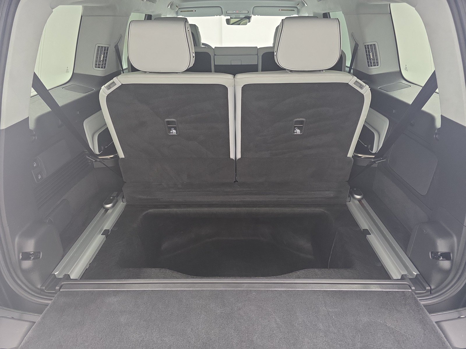 Used 2024 Rivian R1S Adventure AWD/4WD image 26